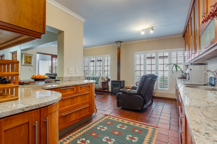 4 Bedroom Property for Sale in Lemoenkloof Western Cape